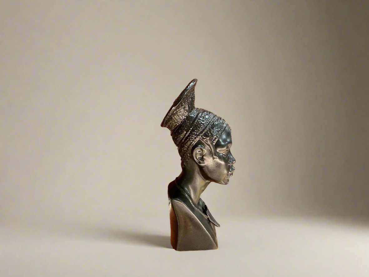 “Head of Congolese Woman” Sculpture - Authentic Lladró Porcelain Artwork Lladró