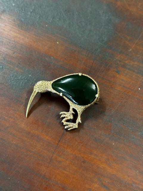 9ct Gold and Pounamu Rare Kiwi Brooch Industry Vintage