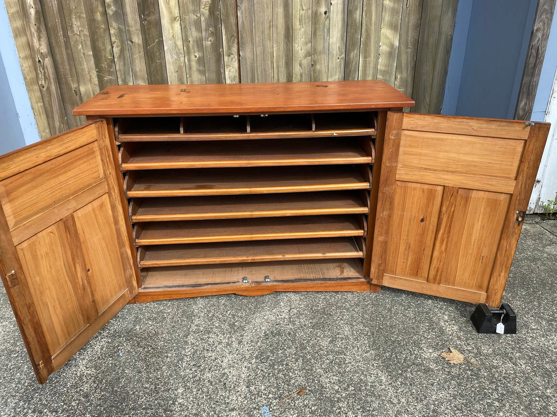 Solid Rimu Art | Plan Cabinet