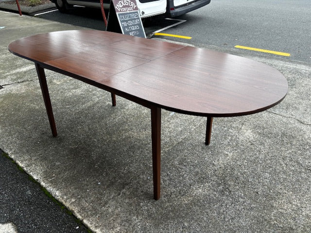Mid Century Extendable Oval Mahogany Dining Table