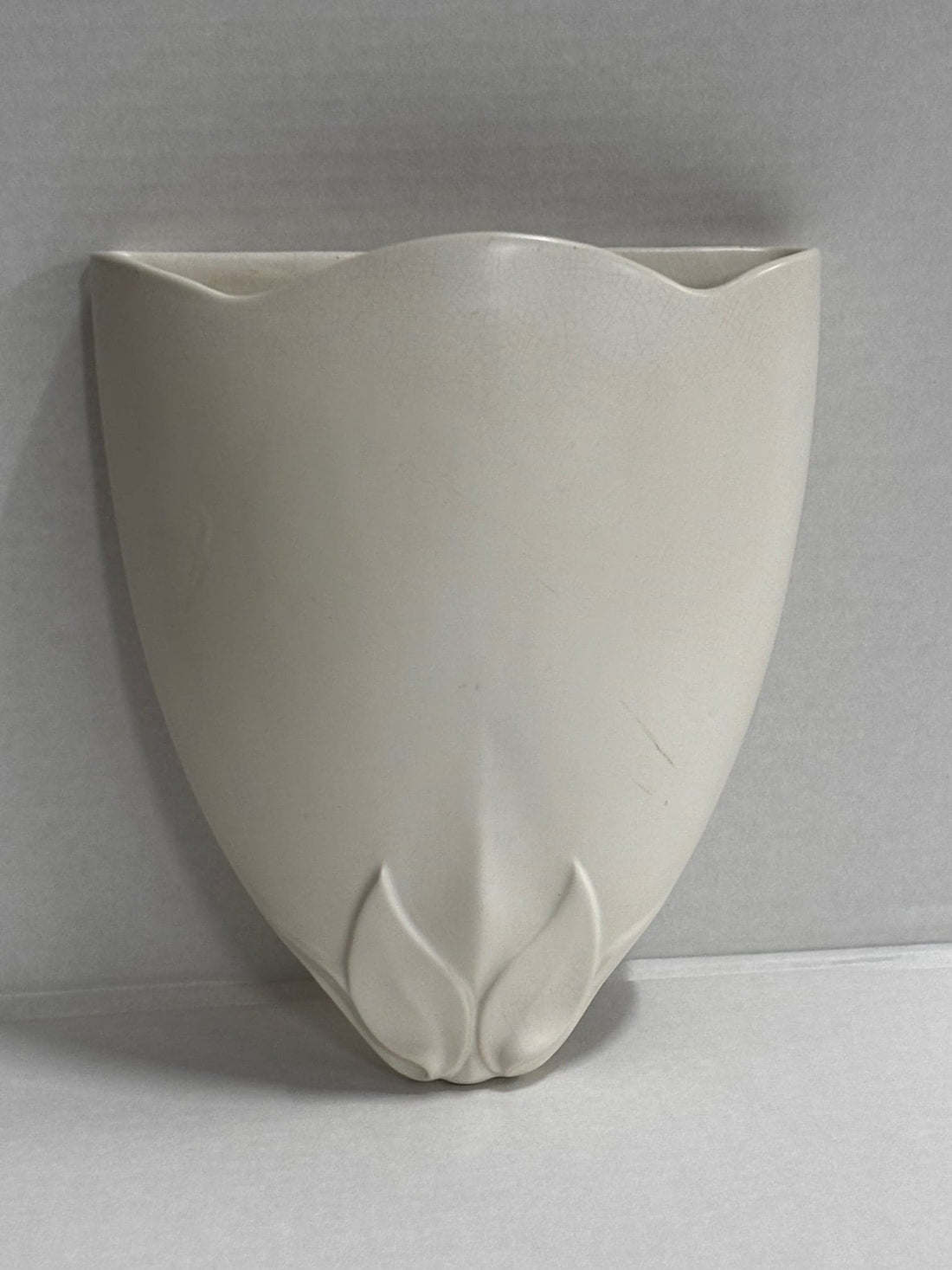 Crown Lynn Wall Vase 109 - Industry Vintage
