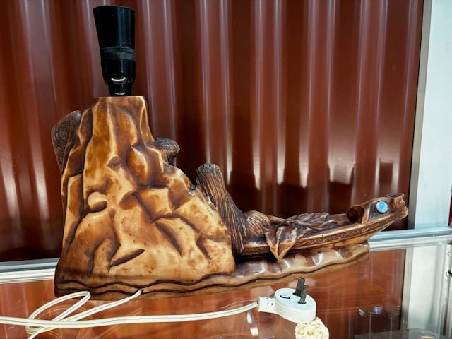 Retro Māori Waka Table Lamp Resin - Industry Vintage