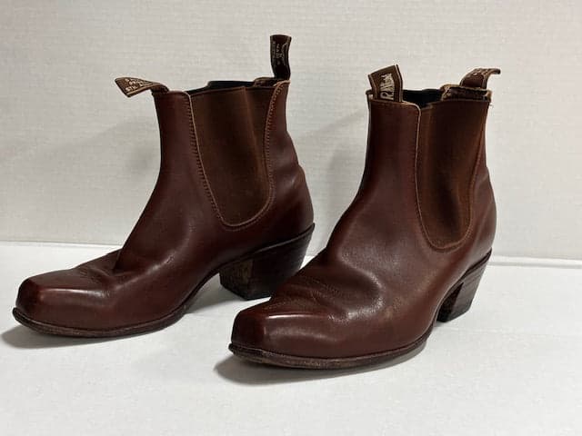 RM Williams Vintage Leather Boots with Cuban Heels size 8.5G - Industry Vintage