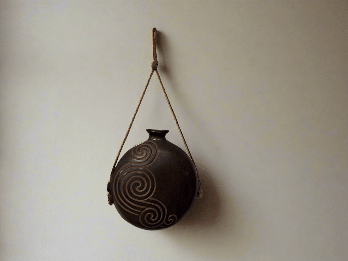 Robyn Stewart Pottery - Industry Vintage